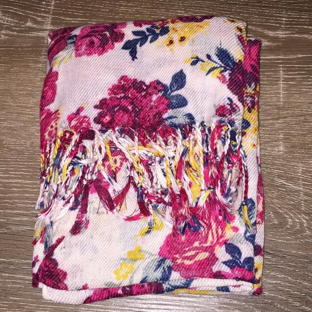 Super cute floral scarf
